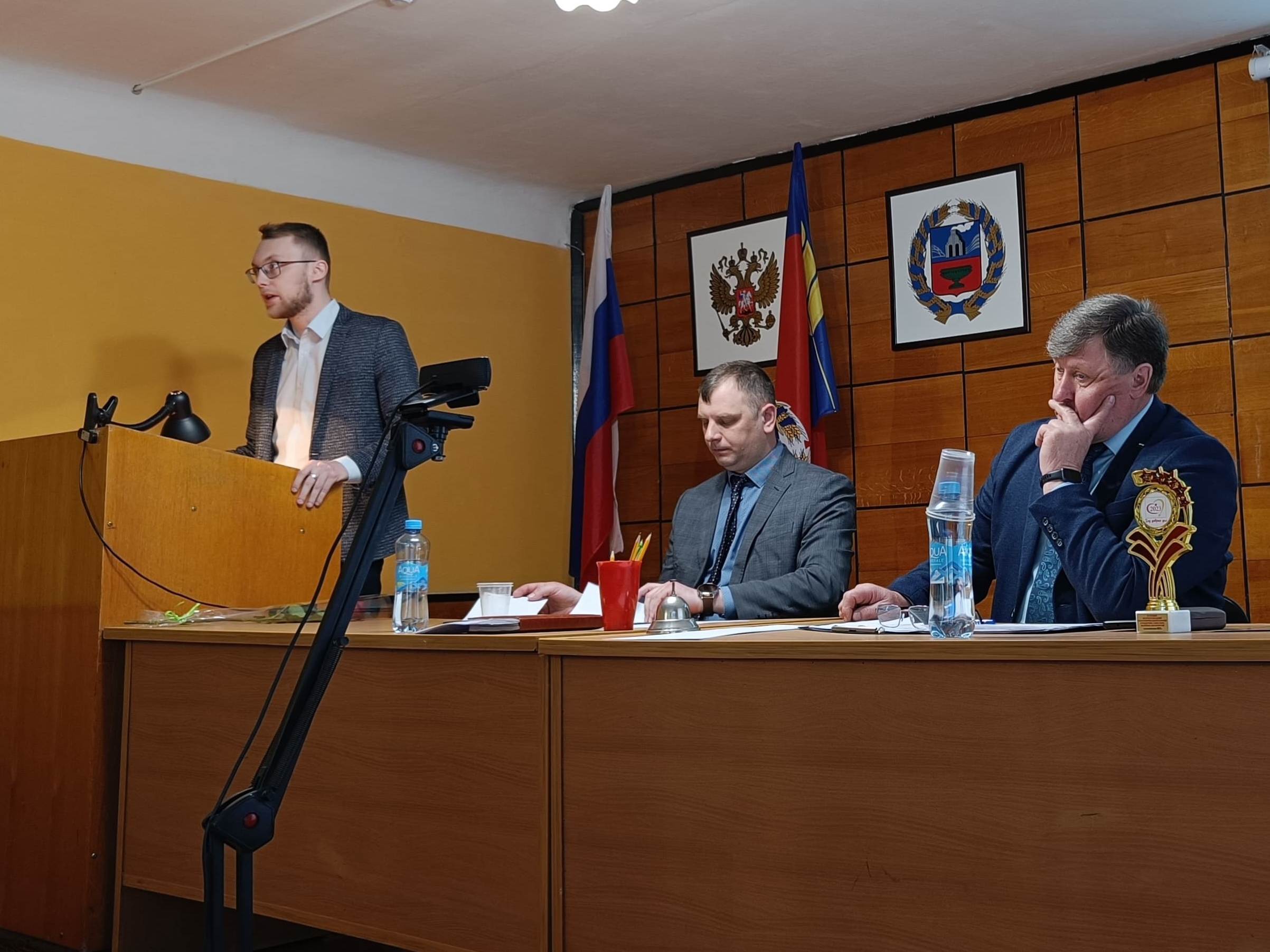 Состоялась отчетная сессия Табунского районного Совета депутатов.