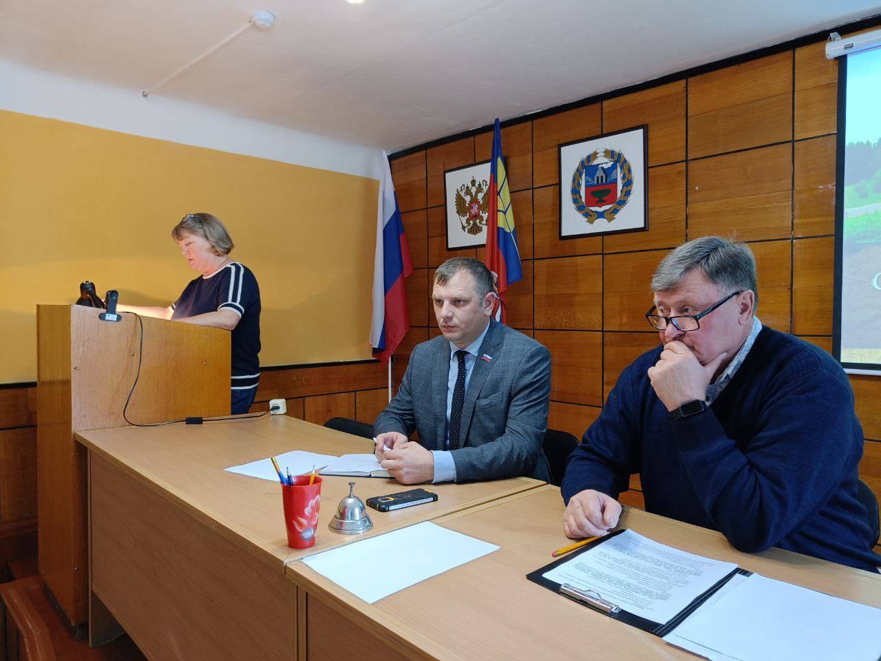 Состоялась очередная сессия Табунского районного Совета депутатов.