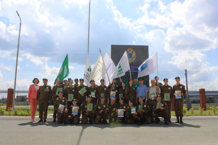 Юные друзья пограничников – участники летней краевой профильной смены «Юный патриот Алтая».