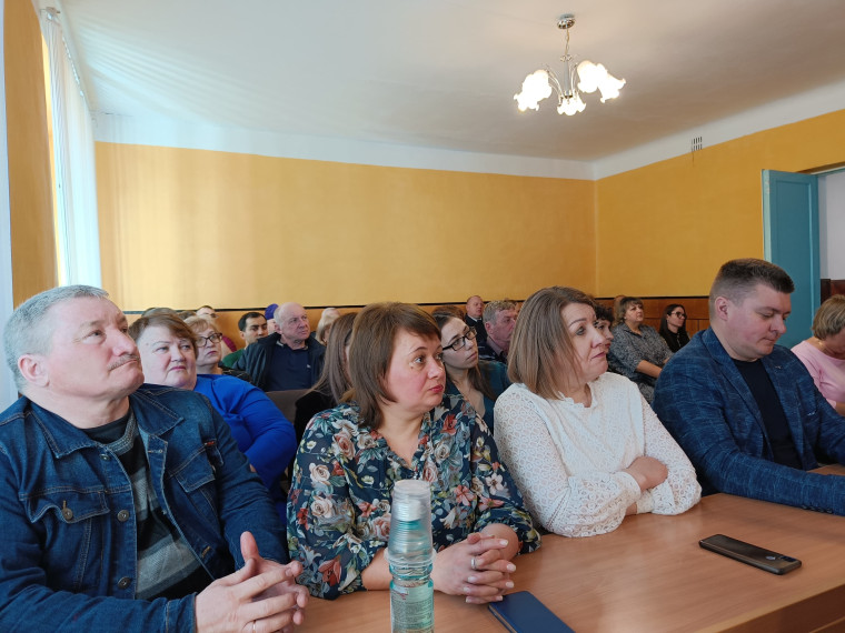 Состоялась отчетная сессия Табунского районного Совета депутатов.